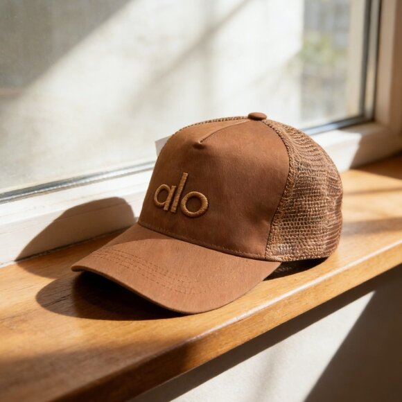 ALO Yoga Accessories - Alo Camel Logo Baseball Cap with Mesh Panels